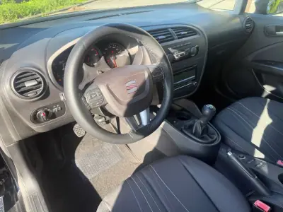 SEAT Leon 2011 - 7350 EUR, 217000 km - AUTO.MOTO.pt - 217000km - foto 8 de 24