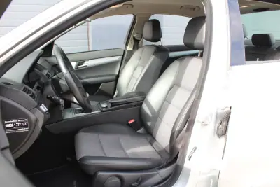 Mercedes-Benz C 250 2008 - 12990 EUR, 241176 km - AUTO.MOTO.pt - 241176km - foto 8 de 18