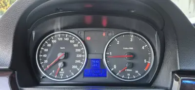 BMW 320 2010 - 15450 EUR, 268000 km - AUTO.MOTO.pt - 268000km - foto 13 de 23