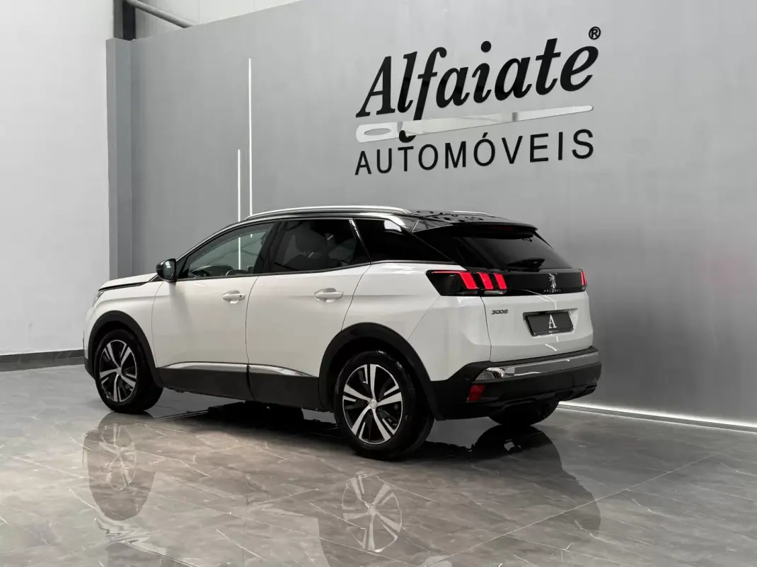 Peugeot 3008 2019 - 17490 EUR, 92000 km - AUTO.MOTO.pt - 92000km - foto 5 de 22