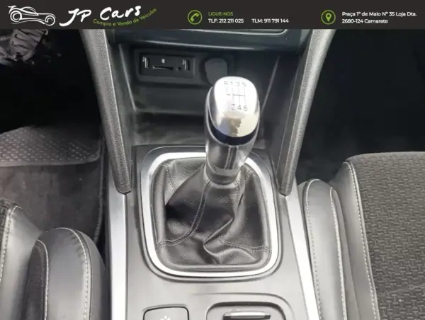 Renault Mégane 2016 - 12500 EUR, 106380 km - AUTO.MOTO.pt - 106380km - foto 9 de 13