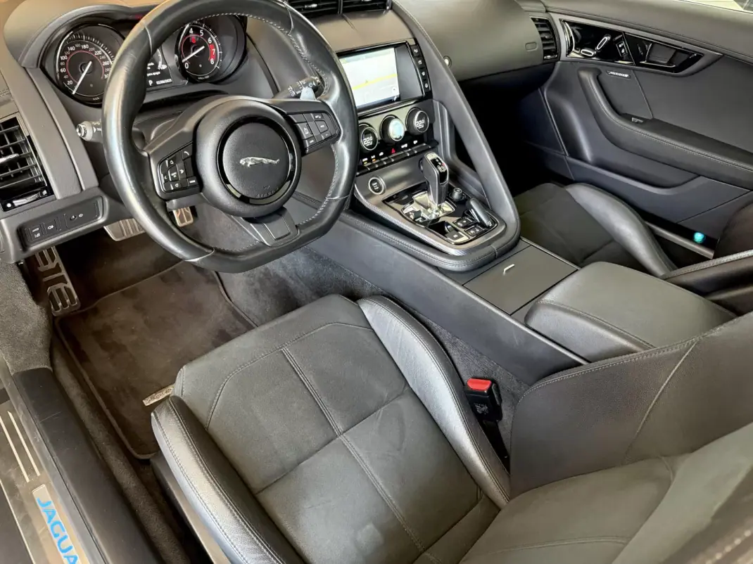 Jaguar F-Type 2018 - 46000 EUR, 64300 km - AUTO.MOTO.pt - 64300km - foto 84 de 135