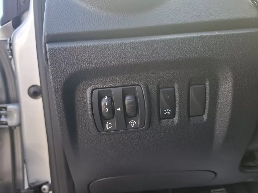 Renault Captur 2018 - 13500 EUR, 113500 km - 113500km - foto 18 de 29