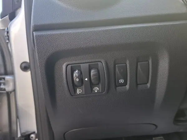 Renault Captur 2018 - 13500 EUR, 113500 km - AUTO.MOTO.pt - 113500km - foto 18 de 29