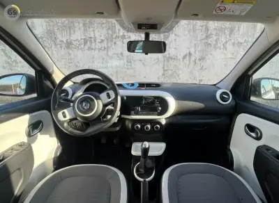 Renault Twingo 2017 - 7990 EUR, 130000 km - AUTO.MOTO.pt - 130000km - foto 4 de 9