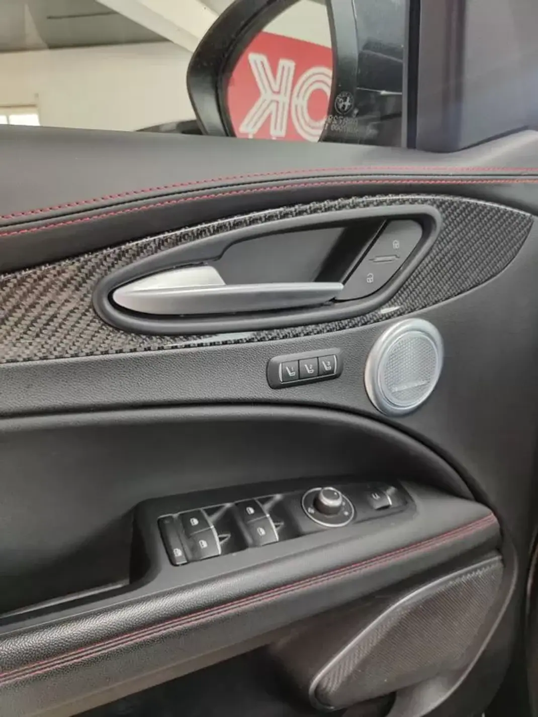 Alfa Romeo Stelvio 2021 - 63500 EUR, 68900 km - AUTO.MOTO.pt - 68900km - foto 26 de 33