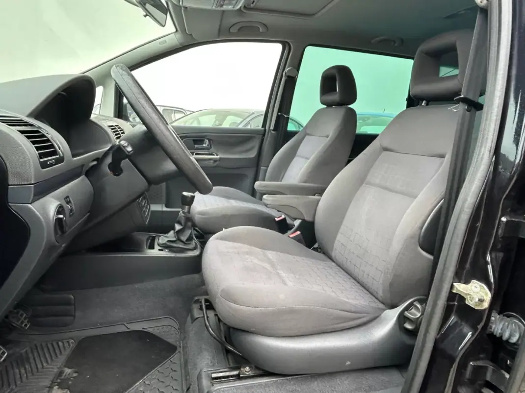 SEAT Alhambra 2008 - 8450 EUR, 265000 km - AUTO.MOTO.pt - 265000km - foto 9 de 14
