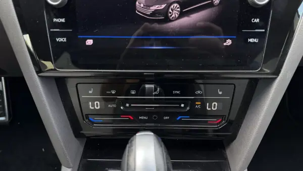 Volkswagen Arteon Shooting Brake 2022 - 24999 EUR, 171121 km - AUTO.MOTO.pt - 171121km - foto 26 de 33