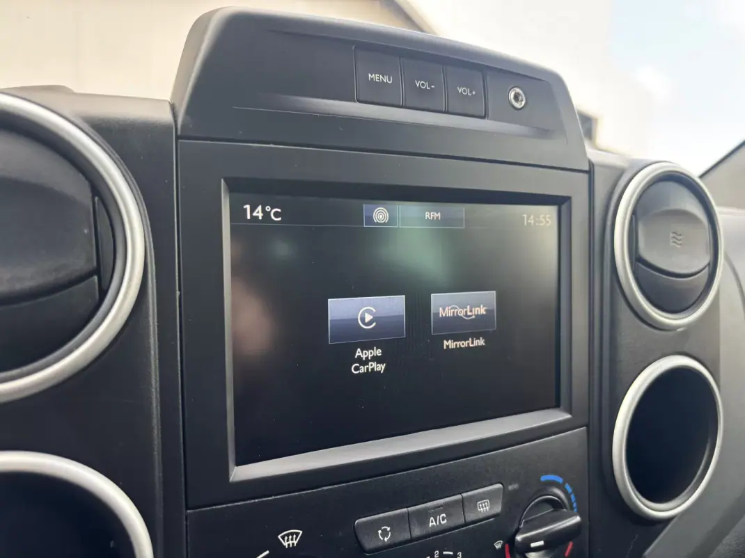 Peugeot Partner 2018 - 14900 EUR, 140000 km - AUTO.MOTO.pt - 140000km - foto 31 de 37