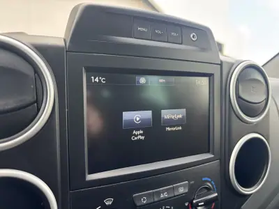 Peugeot Partner 2018 - 14900 EUR, 140000 km - AUTO.MOTO.pt - 140000km - foto 31 de 37