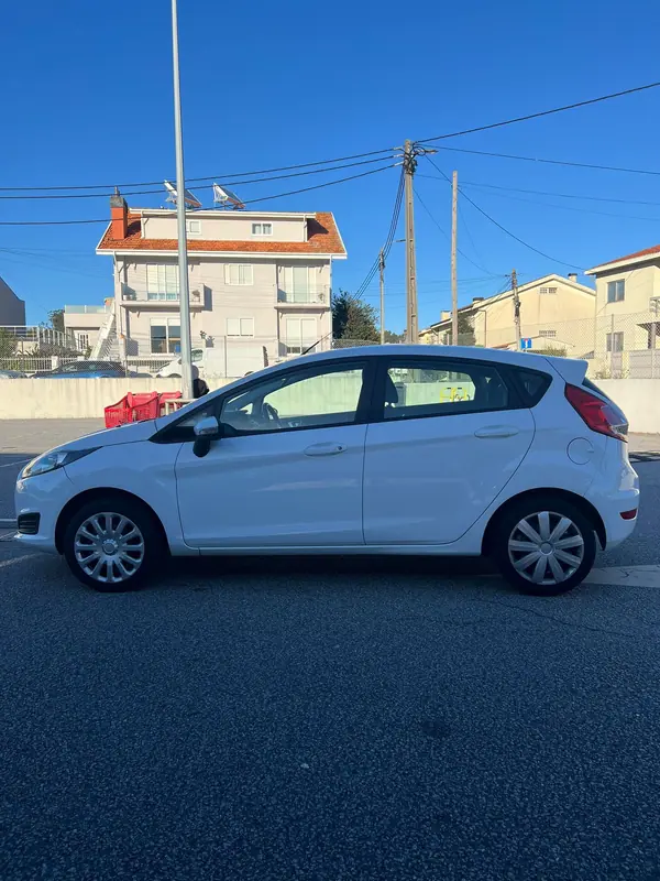 Ford Fiesta 2015 - 5490 EUR, 150000 km - 150000km - foto 7 de 13