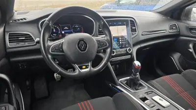 Renault Mégane 2021 - 18450 EUR, 67800 km - AUTO.MOTO.pt - 67800km - foto 9 de 19