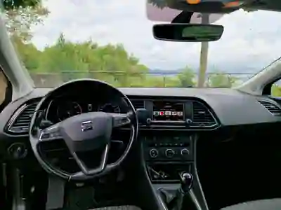 SEAT Leon 2016 - 15990 EUR, 115000 km - AUTO.MOTO.pt - 115000km - foto 2 de 2