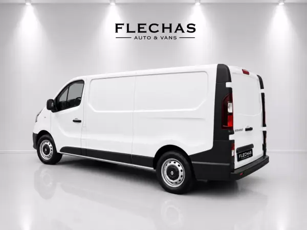 Renault Trafic 2021 - 18500 EUR, 32000 km - AUTO.MOTO.pt - 32000km - foto 2 de 12