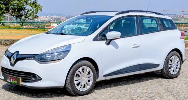Renault Clio Sport Tourer 2014 - 4900 EUR, 282045 km - AUTO.MOTO.pt - 282045km - foto 5 de 21