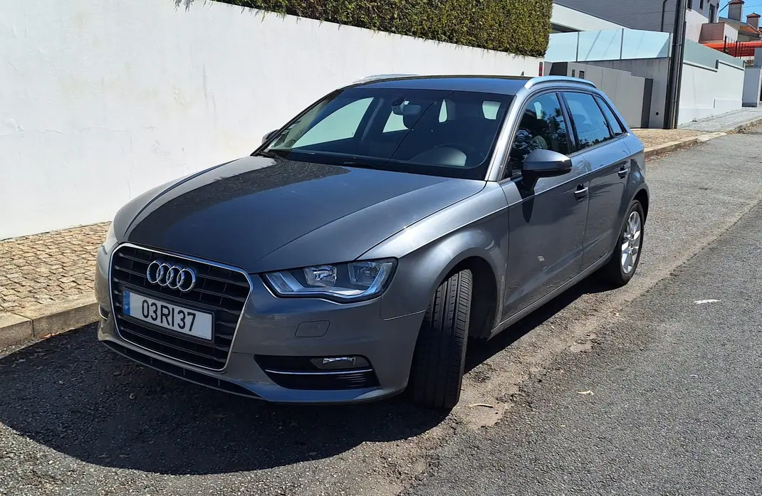 Audi A3 Sportback 2016 - 10350 EUR, 238000 km - AUTO.MOTO.pt - 238000km - foto 1 de 12
