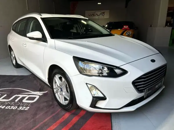 Ford Focus 2020 - 14250 EUR, 149280 km - AUTO.MOTO.pt - 149280km - foto 6 de 36