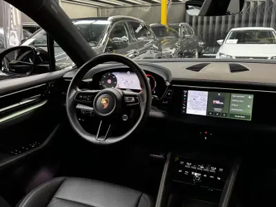 Porsche Macan 2025 - 87990 EUR, 15800 km - AUTO.MOTO.pt - 15800km - foto 20 de 33