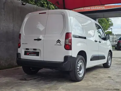 Citroën BERLINGO 3 LUGARES 2020 - 10750 EUR, 154000 km - AUTO.MOTO.pt - 154000km - foto 10 de 14