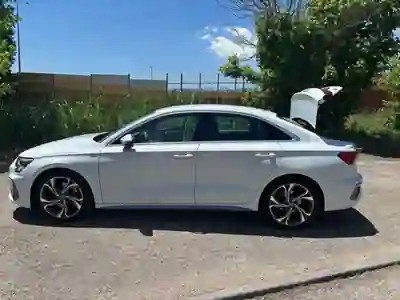Audi A3 Limousine 2021 - 25000 EUR, 63000 km - foto 2 de 9