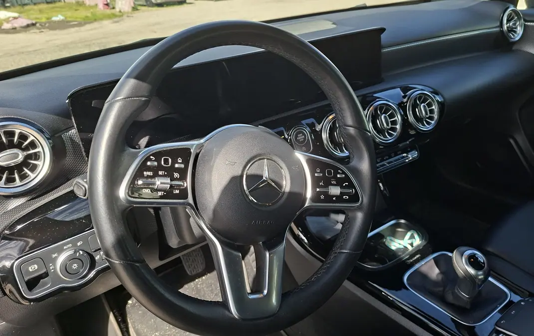 Mercedes-Benz A 180 2020 - 22950 EUR, 96000 km - AUTO.MOTO.pt - 96000km - foto 7 de 15