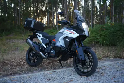 KTM 1290 Super Adventure 2023 - 17990 EUR, 32000 km - AUTO.MOTO.pt - 32000km - foto 36 de 46