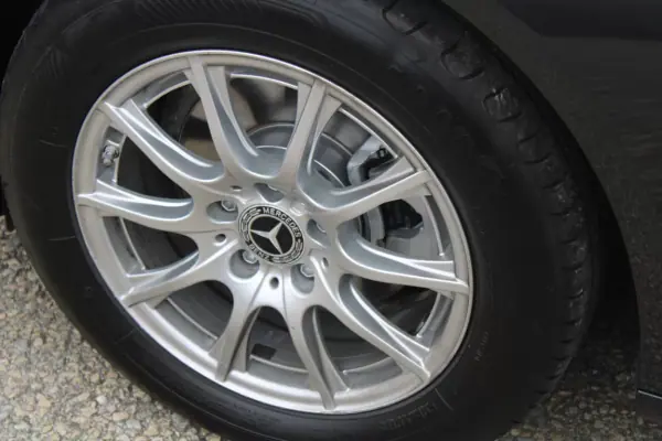 Mercedes-Benz C 200 2020 - 22990 EUR, 173000 km - AUTO.MOTO.pt - 173000km - foto 4 de 33