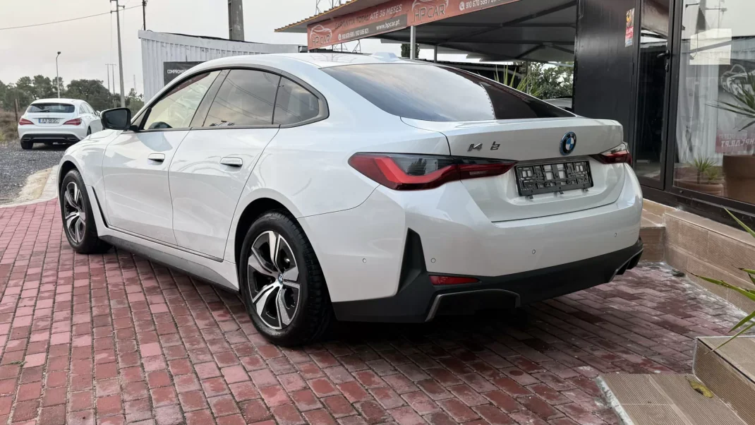 BMW i4 2022 - 1 EUR, 103000 km - AUTO.MOTO.pt - 103000km - foto 19 de 46