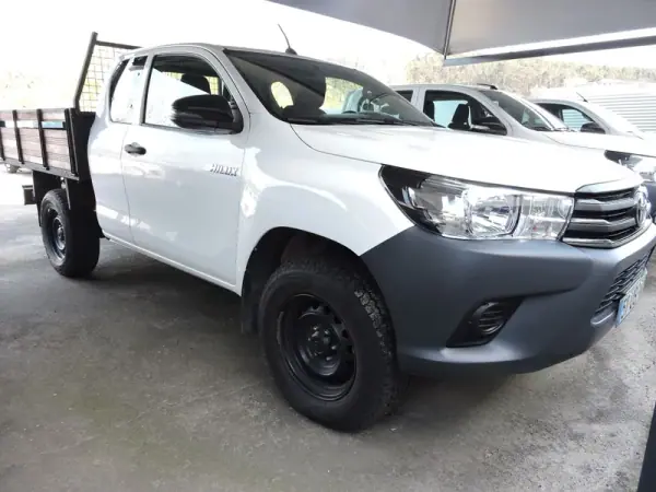 Toyota Hilux 2.4 D-4D 4WD CE 3L CM 2018 Diesel