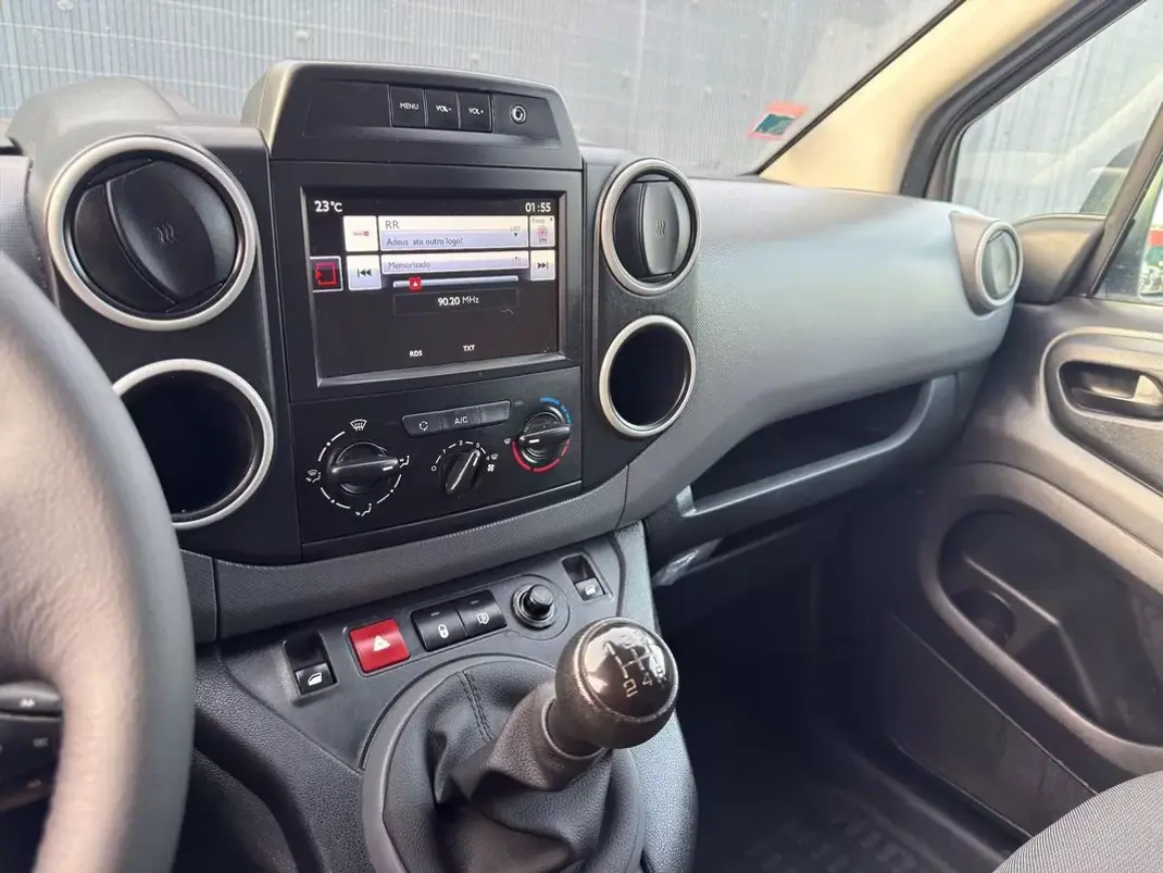 Citroën BERLINGO 1.6hdi 3L AUTOMATICA 2017 - 9950 EUR, 219000 km - AUTO.MOTO.pt - 219000km - foto 8 de 23