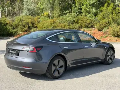 Tesla Model 3 2020 - 21500 EUR, 128300 km - AUTO.MOTO.pt - 128300km - foto 22 de 26