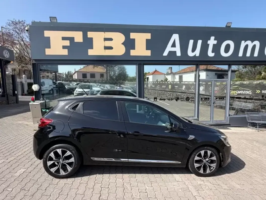 Renault Clio 2021 - 14500 EUR, 83720 km - AUTO.MOTO.pt - 83720km - foto 6 de 11