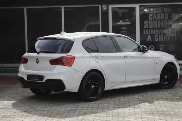 BMW 114 2017 - 16900 EUR, 135925 km - AUTO.MOTO.pt - 135925km - foto 24 de 28