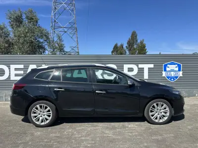 Renault Mégane Break 2013 - 9950 EUR, 182000 km - AUTO.MOTO.pt - 182000km - foto 5 de 18