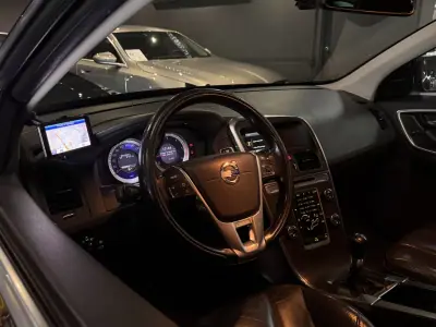 Volvo XC 60 2012 - 16990 EUR, 201000 km - AUTO.MOTO.pt - 201000km - foto 16 de 35