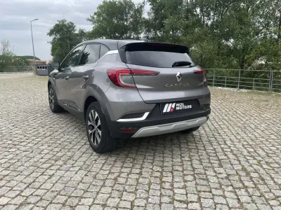 Renault Captur 2023 - 18490 EUR, 63000 km - AUTO.MOTO.pt - 63000km - foto 3 de 10