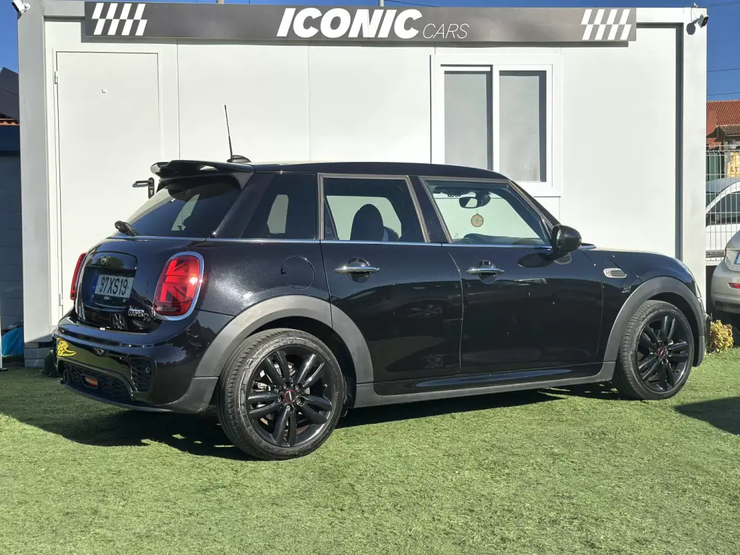 MINI 5 Portas 2019 - 15790 EUR, 179000 km - AUTO.MOTO.pt - 179000km - foto 8 de 39