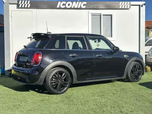 MINI 5 Portas 2019 - 15790 EUR, 179000 km - AUTO.MOTO.pt - 179000km - foto 8 de 39