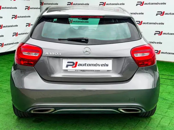 Mercedes-Benz A 180 2018 - 17990 EUR, 105300 km - AUTO.MOTO.pt - 105300km - foto 9 de 20