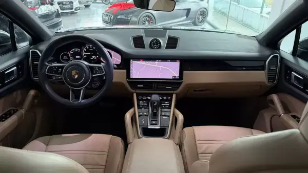 Porsche Cayenne Coupé 2019 - 77990 EUR, 59352 km - AUTO.MOTO.pt - 59352km - foto 13 de 32