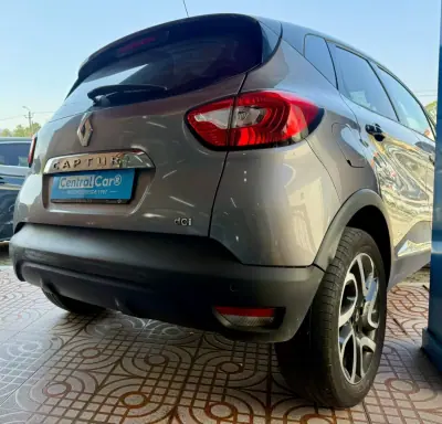 Renault Captur 2014 - 9950 EUR, 160000 km - AUTO.MOTO.pt - 160000km - foto 8 de 13