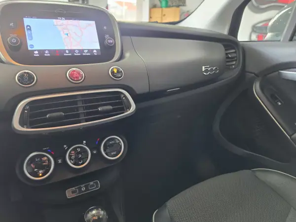 Fiat 500X 2018 - 11800 EUR, 126000 km - AUTO.MOTO.pt - 126000km - foto 10 de 19
