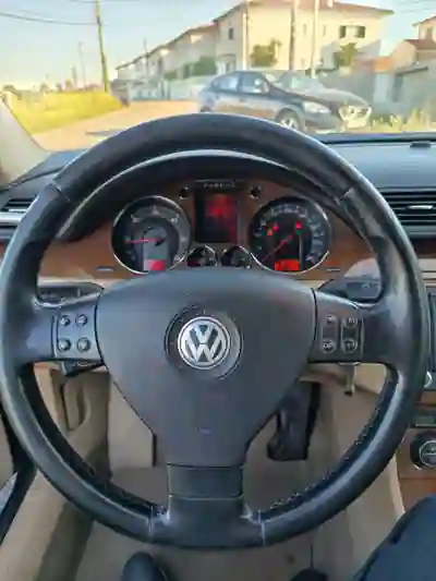 Volkswagen Passat Variant 2005 - 3550 EUR, 244000 km - 244000km - foto 4 de 12
