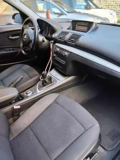 BMW 118 2008 - 7350 EUR, 221000 km - AUTO.MOTO.pt - 221000km - foto 8 de 11