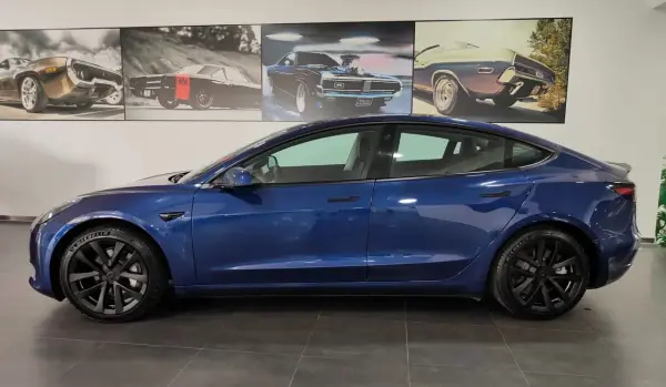 Tesla Model 3 2021 - 25990 EUR, 100000 km - AUTO.MOTO.pt - 100000km - foto 2 de 46