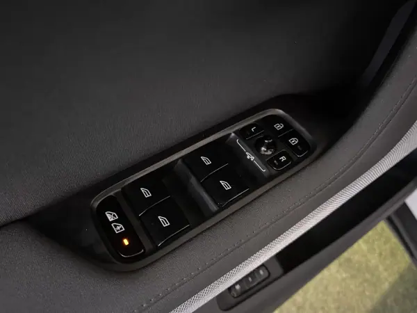 Polestar 2 2022 - 35500 EUR, 39000 km - 39000km - foto 38 de 43
