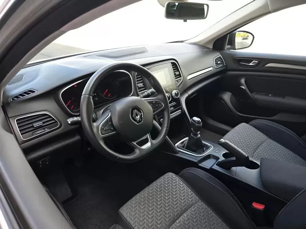 Renault Mégane 2021 - 15400 EUR, 63000 km - 63000km - foto 13 de 29