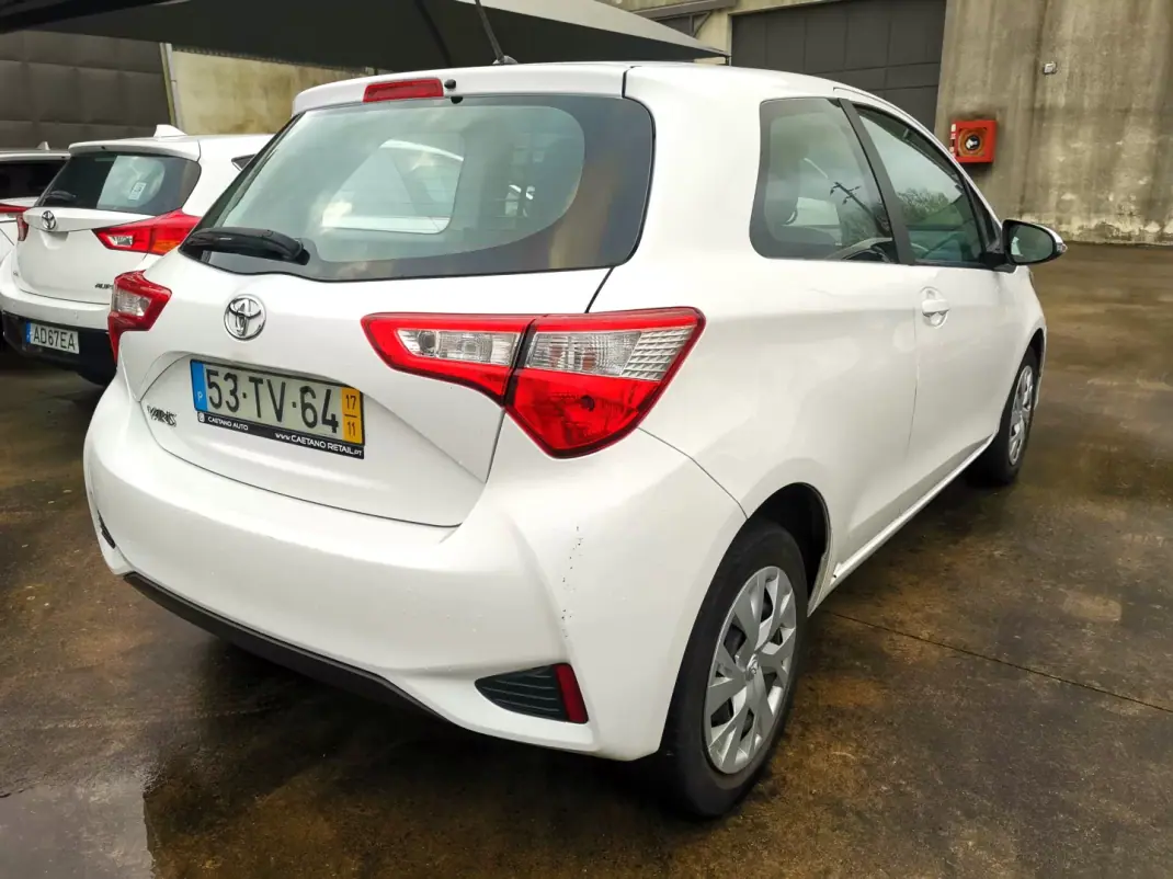 Toyota YARIS BIZZ (NLP 1.0 VVT-i 1.0) 2017 - 11000 EUR, 214000 km - AUTO.MOTO.pt - 214000km - foto 4 de 11