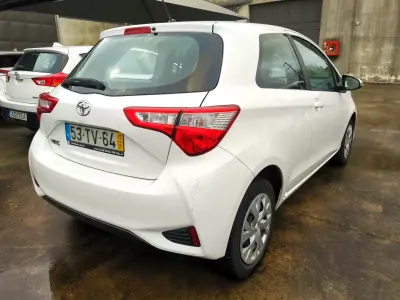 Toyota YARIS BIZZ (NLP 1.0 VVT-i 1.0) 2017 - 11000 EUR, 214000 km - AUTO.MOTO.pt - 214000km - foto 4 de 11