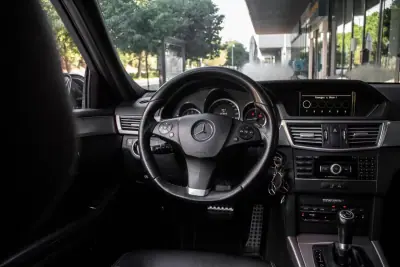 Mercedes-Benz E 250 2010 - 12990 EUR, 273813 km - 273813km - foto 30 de 36